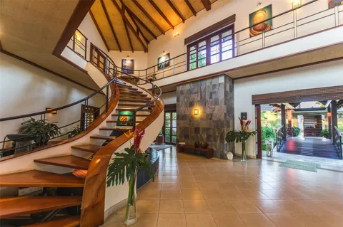 $16,000,000 | 123 Llanos Del Coyol 20113