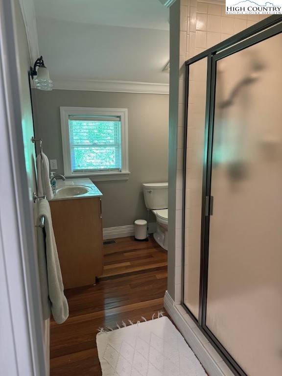567 Locust Road Newland, NC 28657 - Photo 15 of 28 a bathroom with a toilet and a shower