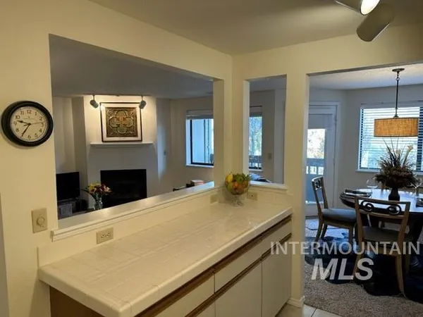 $284,000 | 3719 South Gekeler Lane, Unit 44, Boise, ID 83706