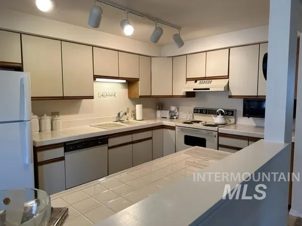$284,000 | 3719 South Gekeler Lane, Unit 44, Boise, ID 83706