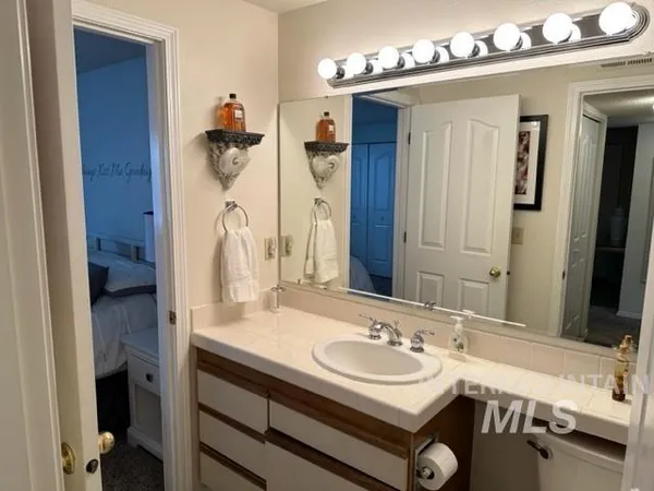 $284,000 | 3719 South Gekeler Lane, Unit 44, Boise, ID 83706