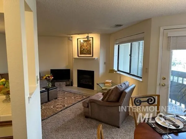 $284,000 | 3719 South Gekeler Lane, Unit 44, Boise, ID 83706