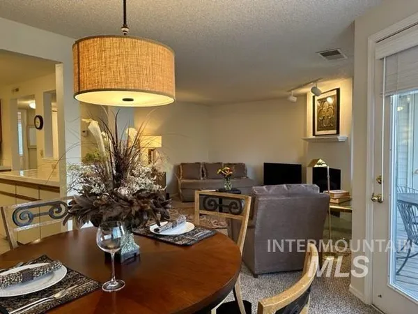 $284,000 | 3719 South Gekeler Lane, Unit 44, Boise, ID 83706