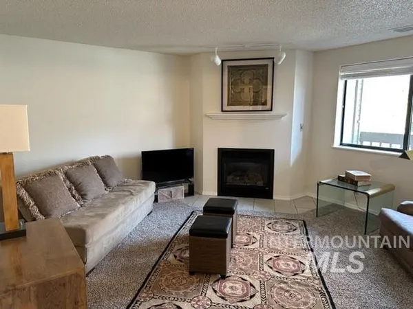 $284,000 | 3719 South Gekeler Lane, Unit 44, Boise, ID 83706