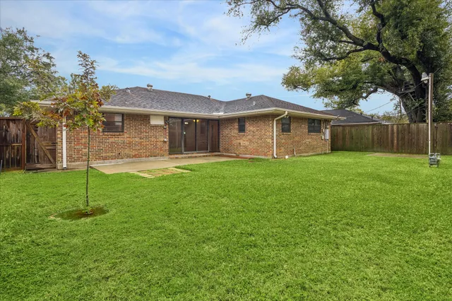 $2,400 | 1807 Locksford Street, Houston, TX 77008