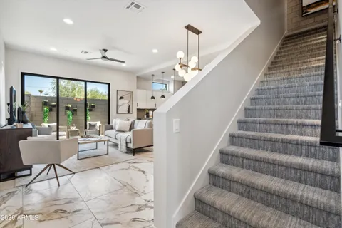 $754,900 | 377 East Windsor Avenue, Unit 4, Phoenix, AZ 85004