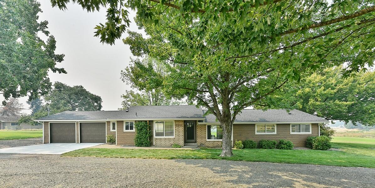 2808 Coker Butte Road Medford, OR 97504 - Photo 1 of 26 1