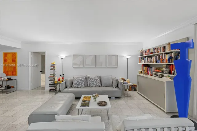 $1,210,000 | 181 Crandon Boulevard, Unit 106, Key Biscayne, FL 33149