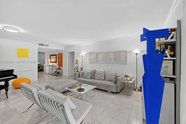 $1,210,000 | 181 Crandon Boulevard, Unit 106, Key Biscayne, FL 33149