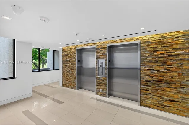 $1,210,000 | 181 Crandon Boulevard, Unit 106, Key Biscayne, FL 33149