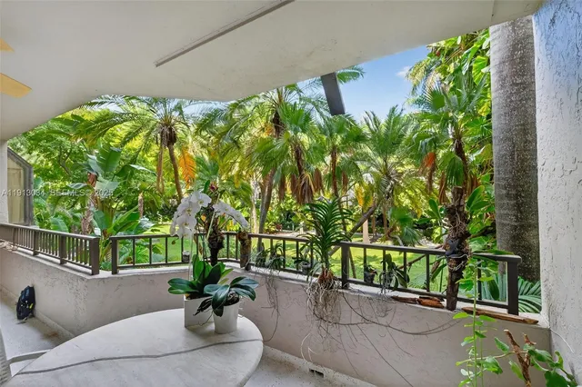 $1,210,000 | 181 Crandon Boulevard, Unit 106, Key Biscayne, FL 33149