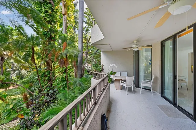 $1,210,000 | 181 Crandon Boulevard, Unit 106, Key Biscayne, FL 33149