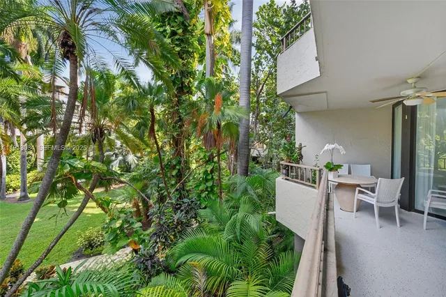 $1,210,000 | 181 Crandon Boulevard, Unit 106, Key Biscayne, FL 33149
