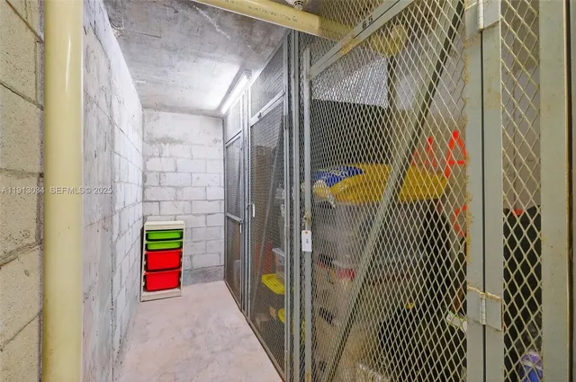 $1,210,000 | 181 Crandon Boulevard, Unit 106, Key Biscayne, FL 33149