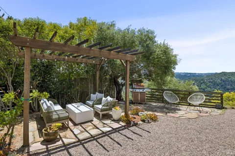 $2,495,000 | 196 Oak Springs Drive, San Anselmo, CA 94960