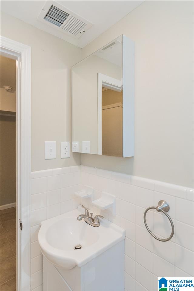 1573 Berry Road Birmingham, AL 35226 - Photo 34 of 39 Gallery Image 34
