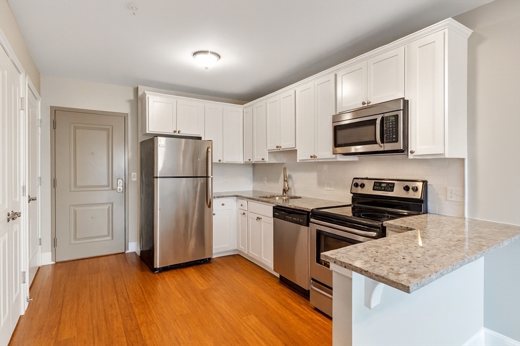 9 Needhams Landing Road, Unit 107 Lynn, MA 01905 - Photo 1 of 5