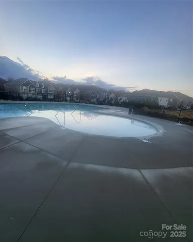 a view of city view and lake view