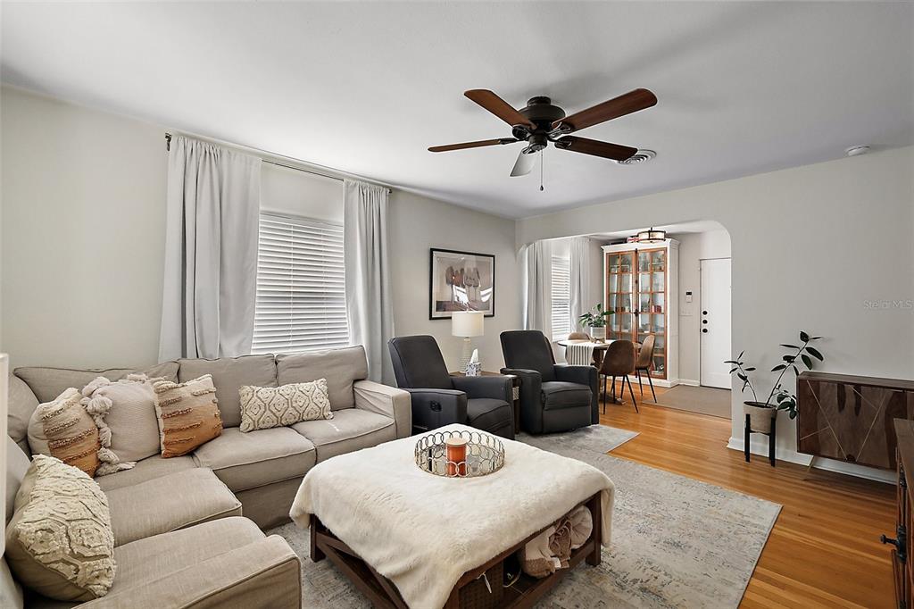 30 East Key Avenue Eustis, FL 32726 - Photo 6 of 32 a living room with furniture and a window