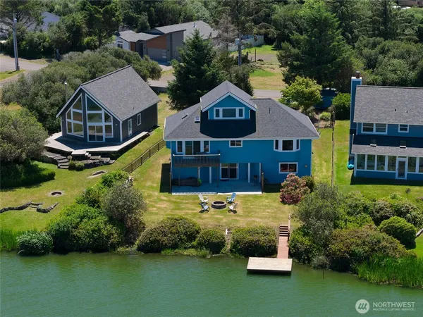 $649,950 | 142 Sea Breeze Loop Southeast, Ocean Shores, WA 98569