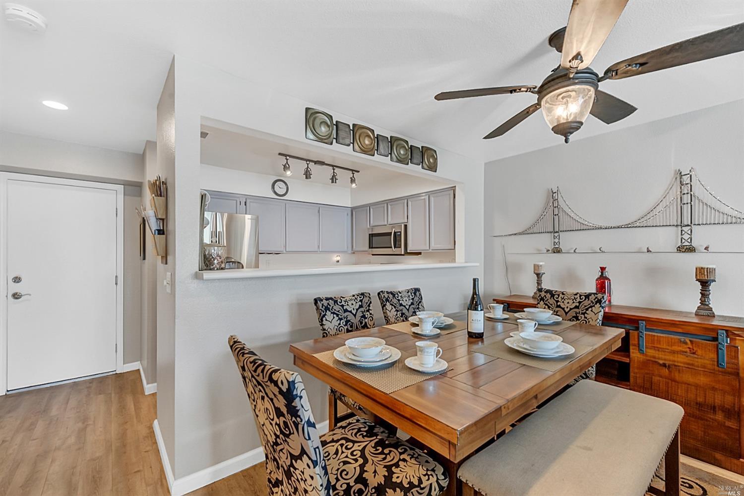 627 Ryan Lane Santa Rosa, CA 95407 - Photo 1 of 1 Dining area