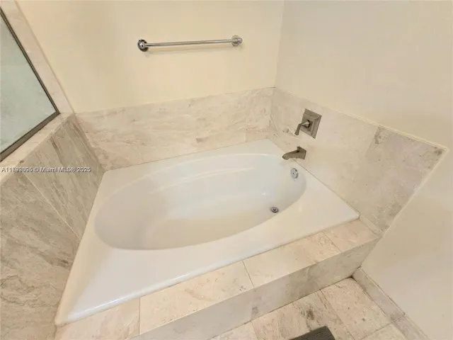 $293,000 | 510 Northwest 84th Avenue, Unit 121, Plantation, FL 33324