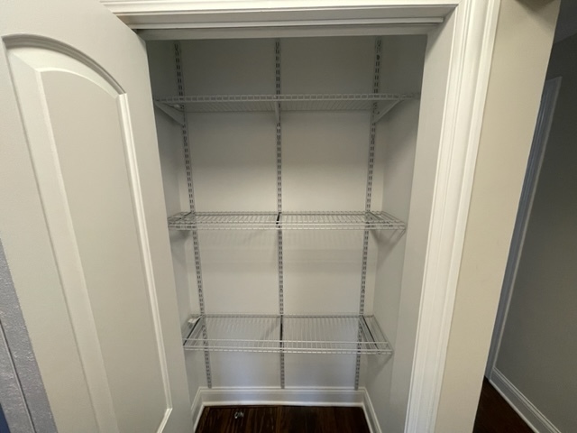 2814 Lexington Drive Hazel Crest, IL 60429 - Photo 9 of 10 a bathroom with a shower