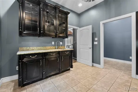 $1,025,000 | 425 Windwood Lake Drive, Cape Girardeau, MO 63701