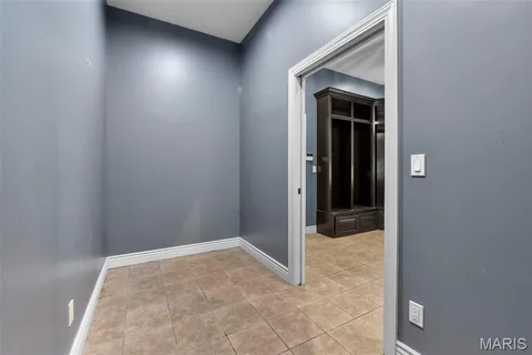$1,025,000 | 425 Windwood Lake Drive, Cape Girardeau, MO 63701