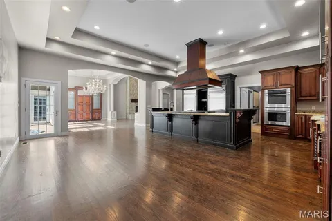 $1,025,000 | 425 Windwood Lake Drive, Cape Girardeau, MO 63701