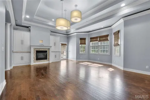 $1,025,000 | 425 Windwood Lake Drive, Cape Girardeau, MO 63701