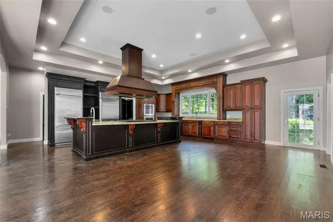 $1,025,000 | 425 Windwood Lake Drive, Cape Girardeau, MO 63701