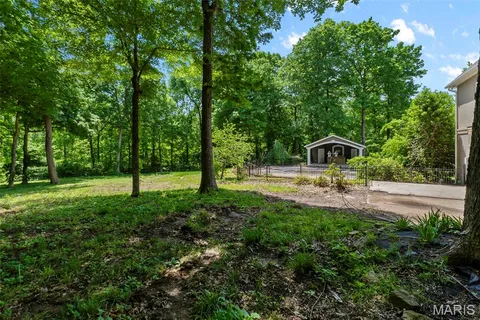 $1,025,000 | 425 Windwood Lake Drive, Cape Girardeau, MO 63701