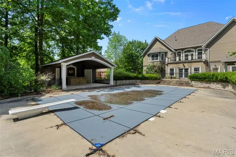 $1,025,000 | 425 Windwood Lake Drive, Cape Girardeau, MO 63701