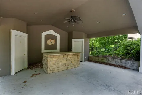 $1,025,000 | 425 Windwood Lake Drive, Cape Girardeau, MO 63701