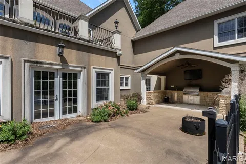 $1,025,000 | 425 Windwood Lake Drive, Cape Girardeau, MO 63701
