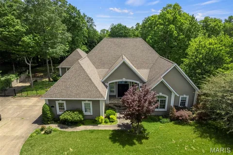 $1,025,000 | 425 Windwood Lake Drive, Cape Girardeau, MO 63701
