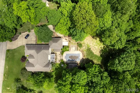 $1,025,000 | 425 Windwood Lake Drive, Cape Girardeau, MO 63701