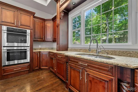$1,025,000 | 425 Windwood Lake Drive, Cape Girardeau, MO 63701