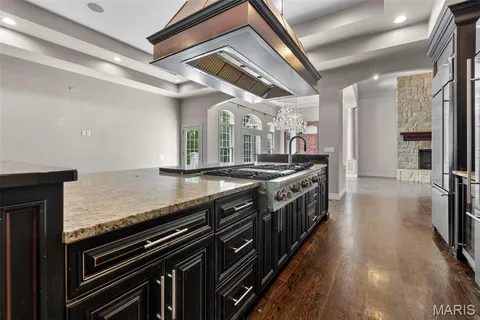 $1,025,000 | 425 Windwood Lake Drive, Cape Girardeau, MO 63701