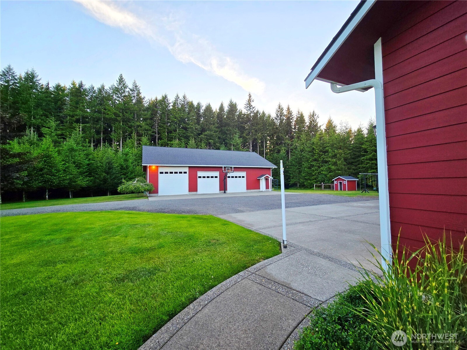 810 Big Pine Way Forks, WA 98331 - Photo 3 of 40
