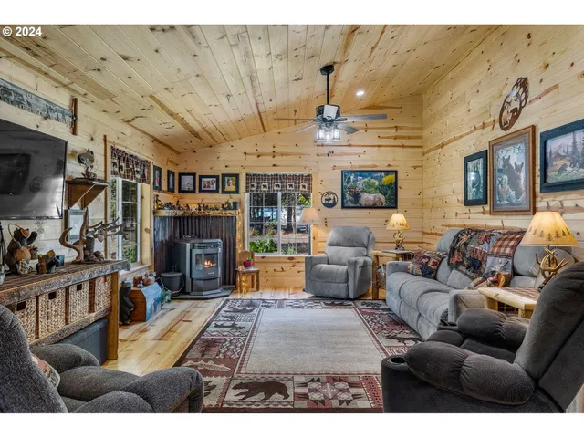 $469,999 | 11963 Beechwood Drive, La Pine, OR 97739