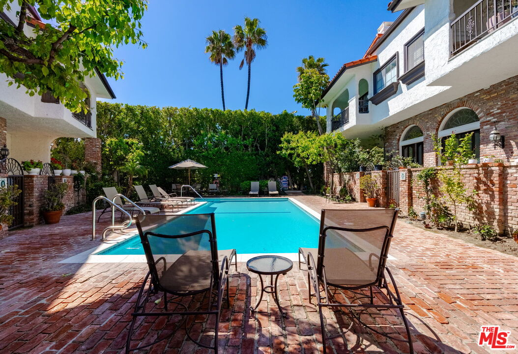 2311 Roscomare Road, Unit 10 Los Angeles, CA 90077 - Photo 1 of 14 Gallery Image 1