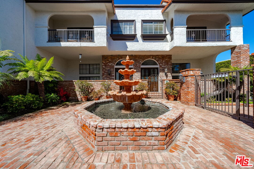 2311 Roscomare Road, Unit 10 Los Angeles, CA 90077 - Photo 12 of 14 Gallery Image 12
