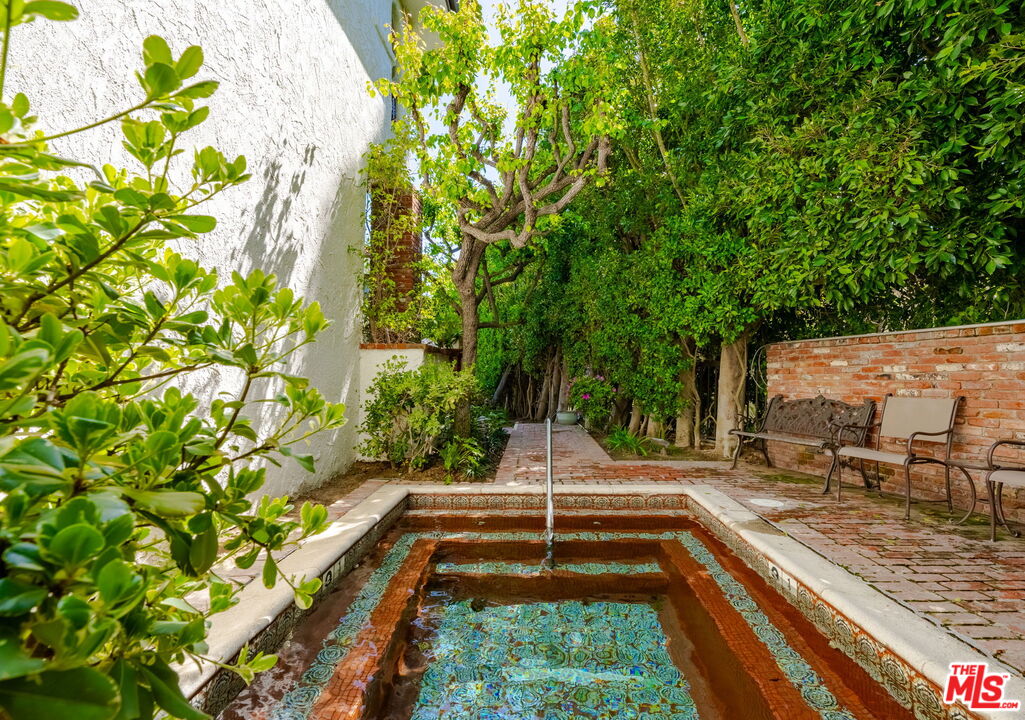 2311 Roscomare Road, Unit 10 Los Angeles, CA 90077 - Photo 14 of 14 Gallery Image 14