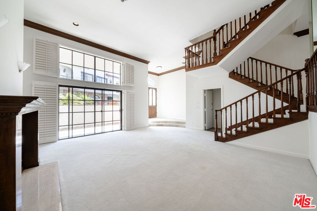2311 Roscomare Road, Unit 10 Los Angeles, CA 90077 - Photo 3 of 14 Gallery Image 3