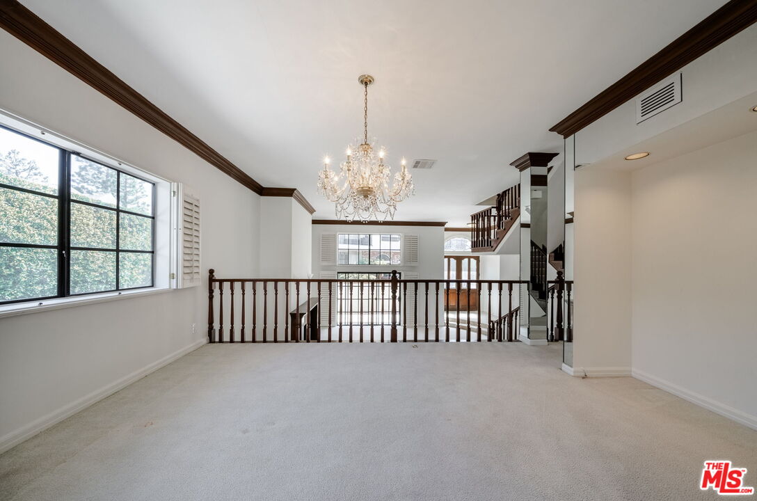 2311 Roscomare Road, Unit 10 Los Angeles, CA 90077 - Photo 4 of 14 Gallery Image 4