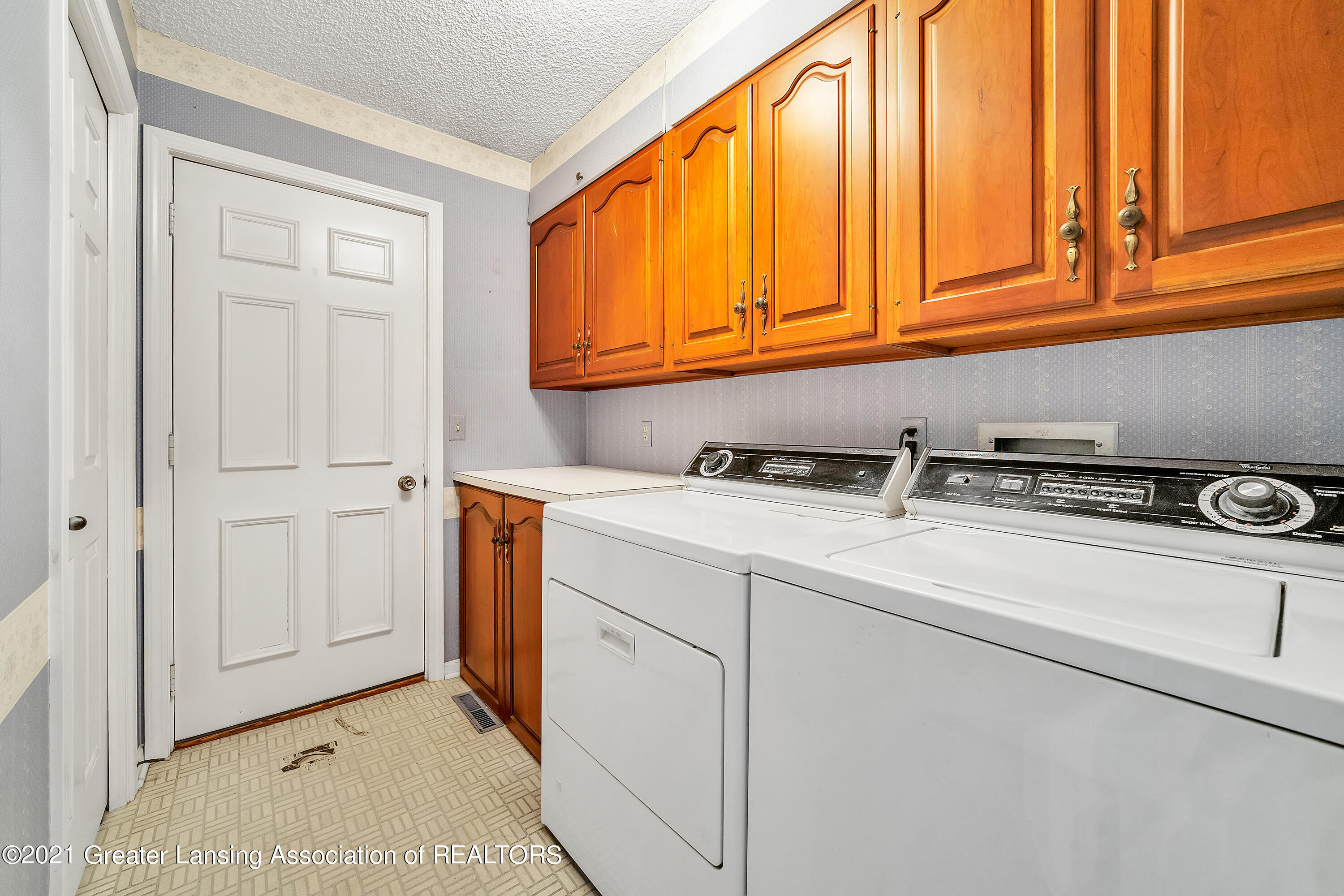 145 Three Oaks Road Okemos, MI 48864 - Photo 20 of 58 Laundry