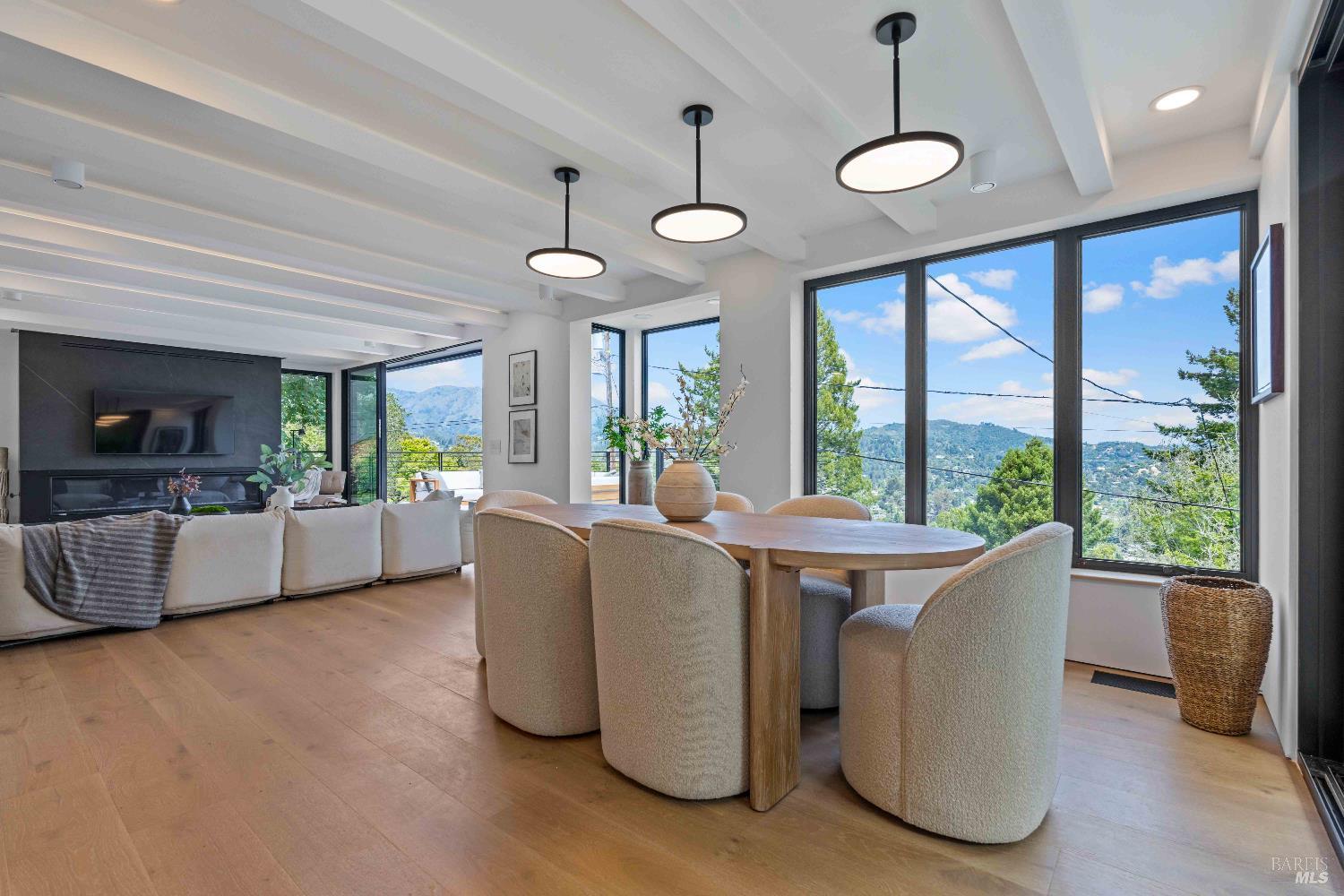 975 Greenhill Road Mill Valley, CA 94941 - Photo 3 of 53 Gallery Image 3