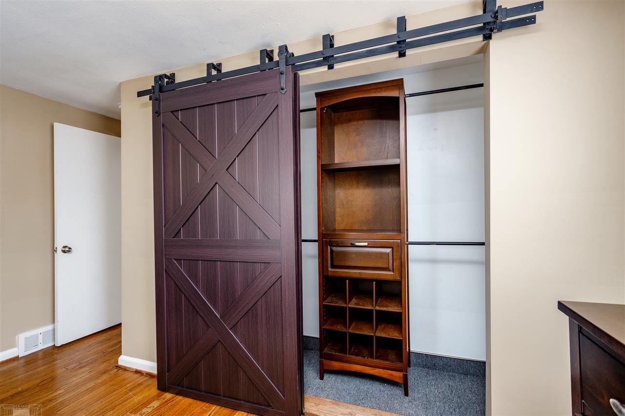 1379 Fairholme Road Grosse Pointe, MI 48236 - Photo 25 of 36 50033399-24.JPG